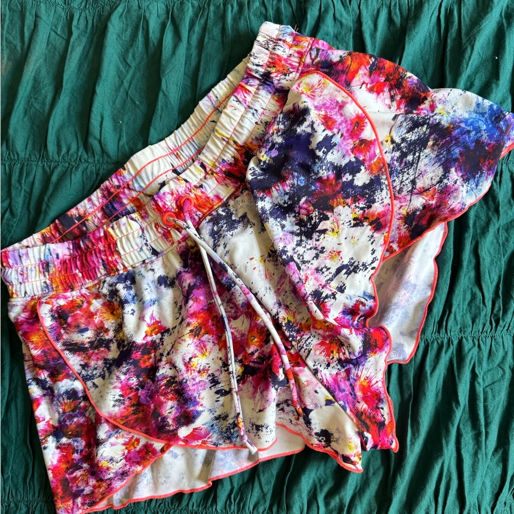 Athleta Hypersonic Petal Shorts